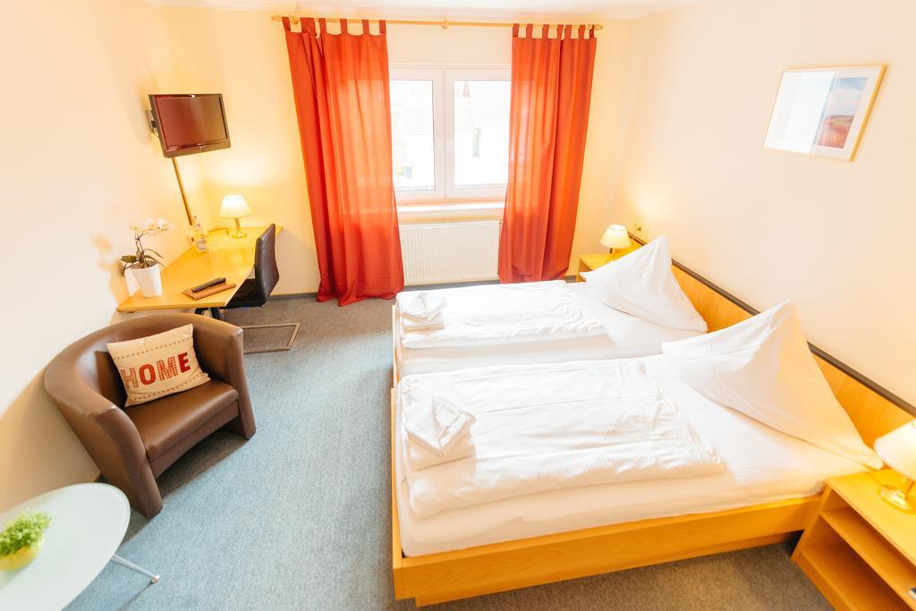 Hotel Rhoenhof هنفلد المظهر الخارجي الصورة
