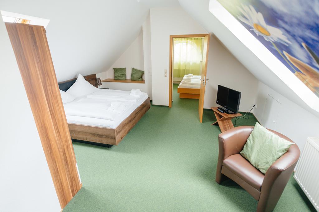 Hotel Rhoenhof هنفلد المظهر الخارجي الصورة