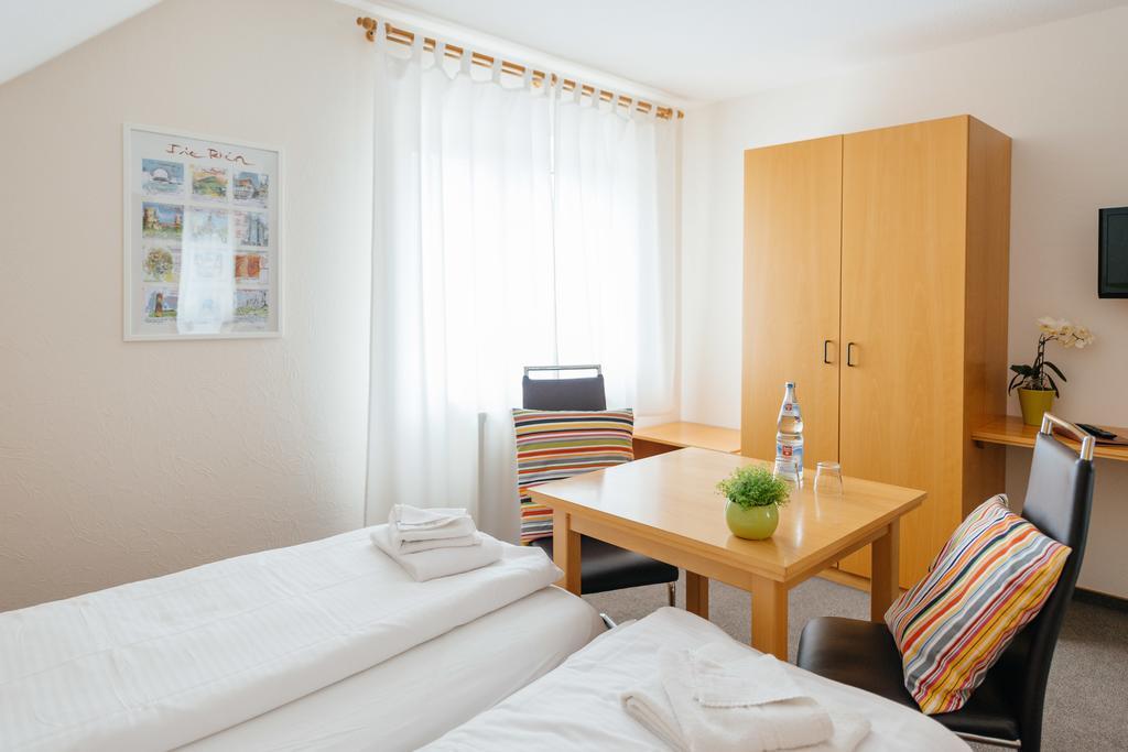 Hotel Rhoenhof هنفلد المظهر الخارجي الصورة