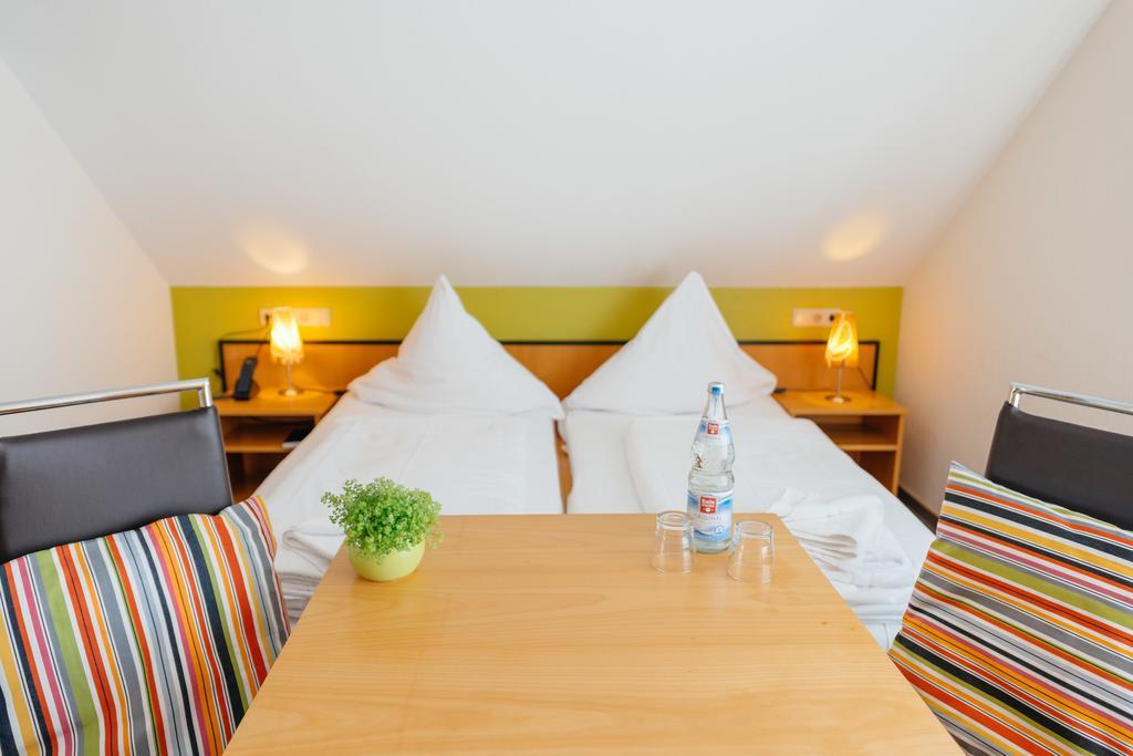 Hotel Rhoenhof هنفلد المظهر الخارجي الصورة