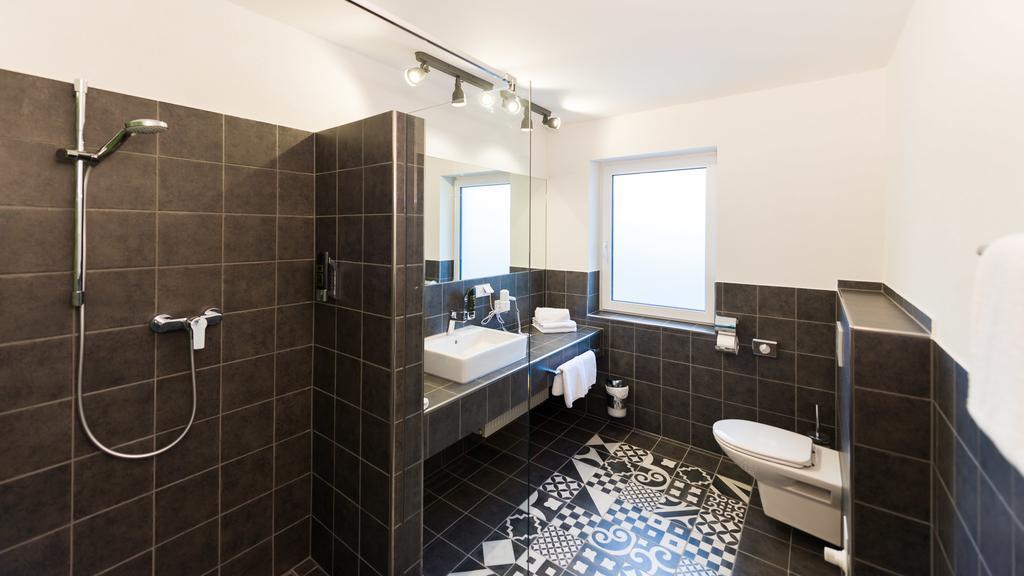 Hotel Rhoenhof هنفلد المظهر الخارجي الصورة
